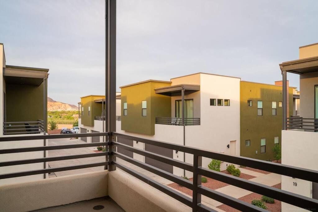 Villa 22 A Fairway To Heaven, Brand New Listing! Stunning Views! セントジョージ エクステリア 写真