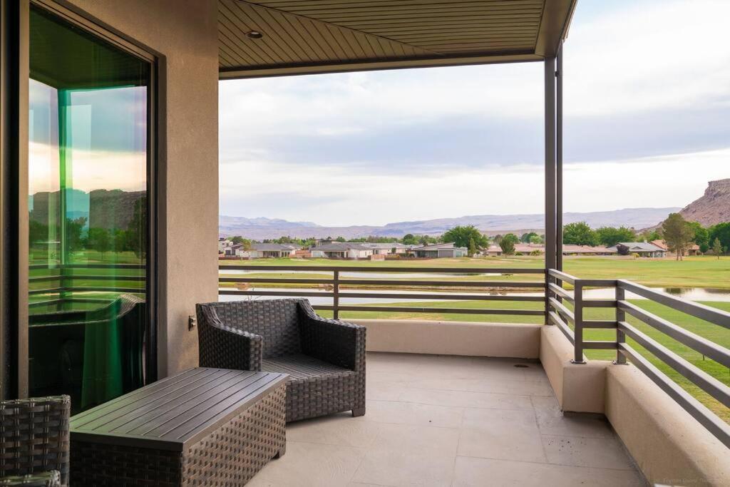 Villa 22 A Fairway To Heaven, Brand New Listing! Stunning Views! セントジョージ エクステリア 写真